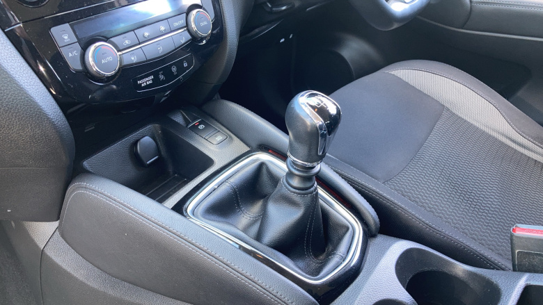 Nissan Qashqai 1.5 dCi 115 Acenta Premium 5dr Diesel Hatchback